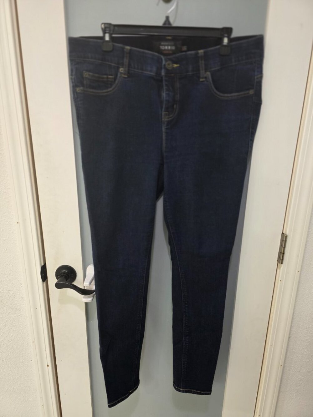 Torrid Premium Stretch Skinny Jeans | Size 16 | Dark Wash Denim - Picture 2 of 10
